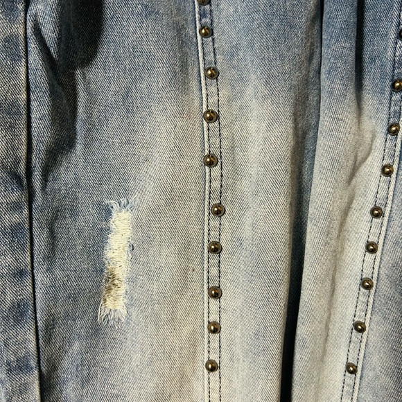 Studded Distressed Blue Jeans - Picture 5 of 5